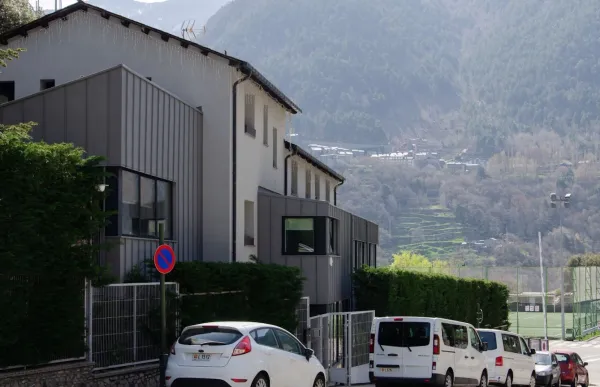 145526_imatge-exterior-centre-gavernera-ana_2082401971_56480546_1339x886