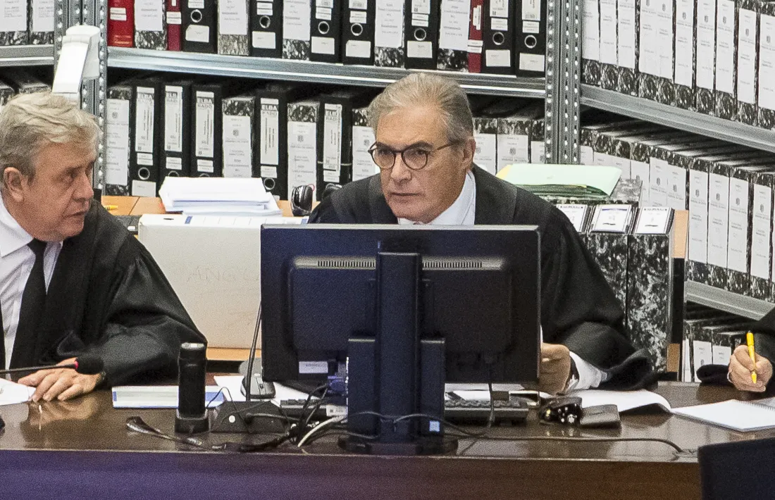 La continuació del judici queda suspesa fins a nova data. 