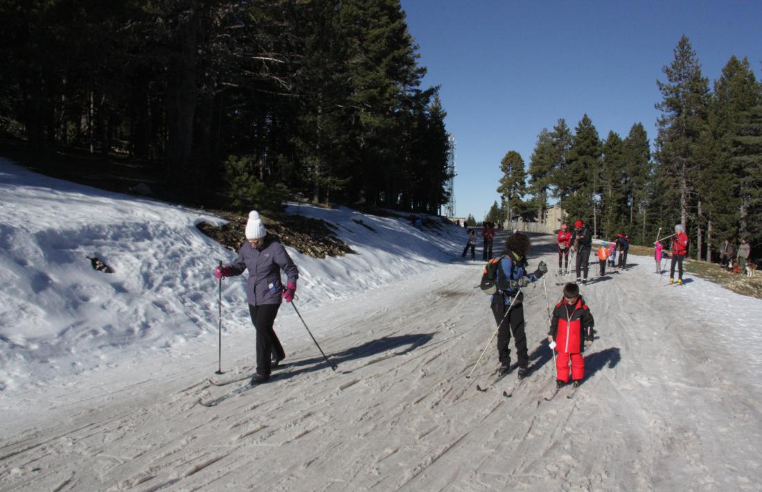 Esquiadors practicant esquí nòrdic en una de les zones de l’estació de Tuixent-La Vansa, el 7 de desembre passat.