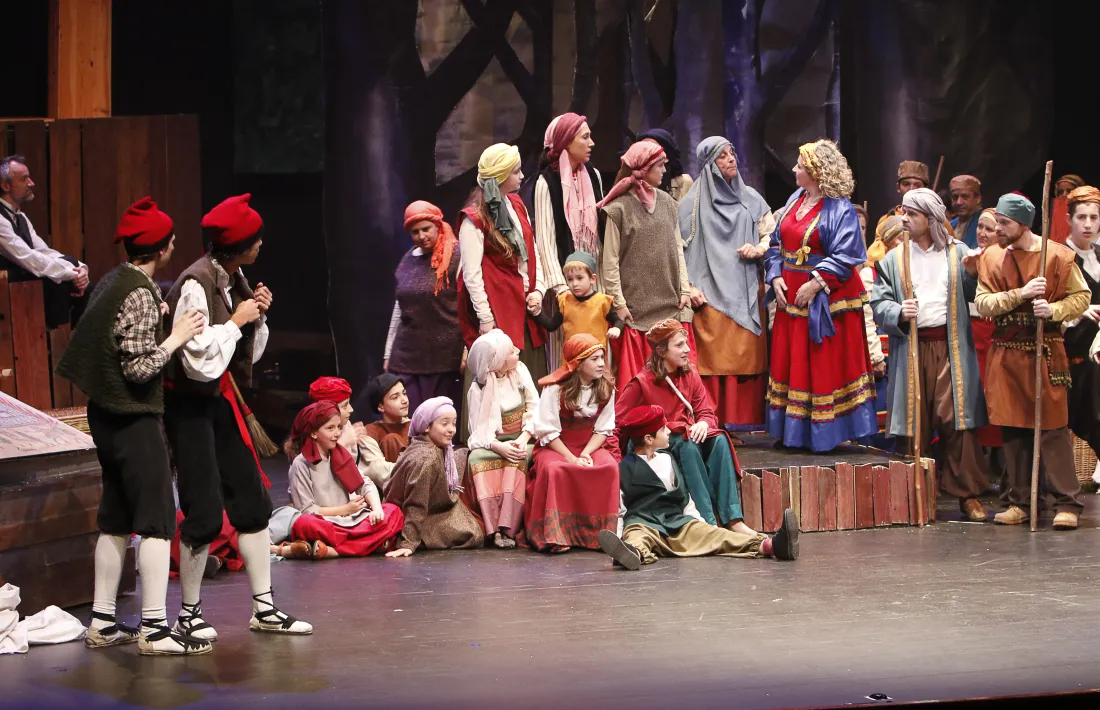 ‘Els Pastorets’ del 25è aniversari emocionen i omplen el Claror lauredià