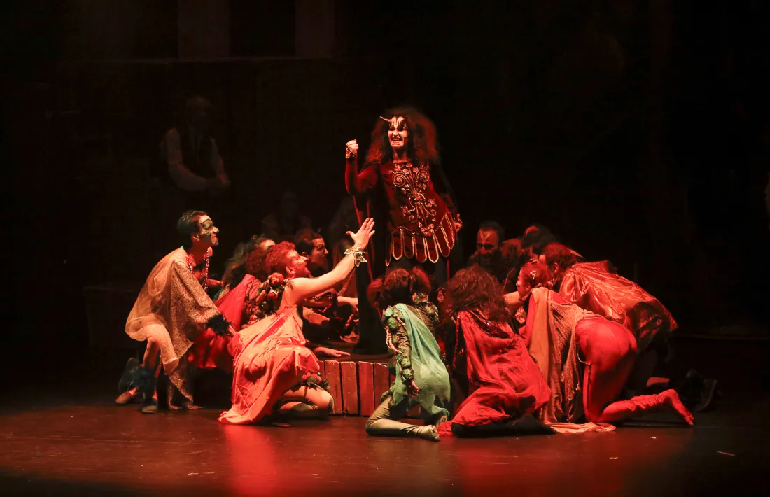 ‘Els Pastorets’ del 25è aniversari emocionen i omplen el Claror lauredià