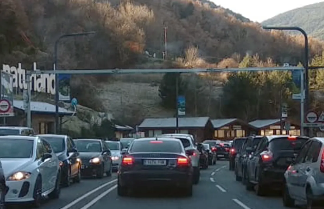 Cues per entrar i sortir del país, durant aquestes festes de Nadal.