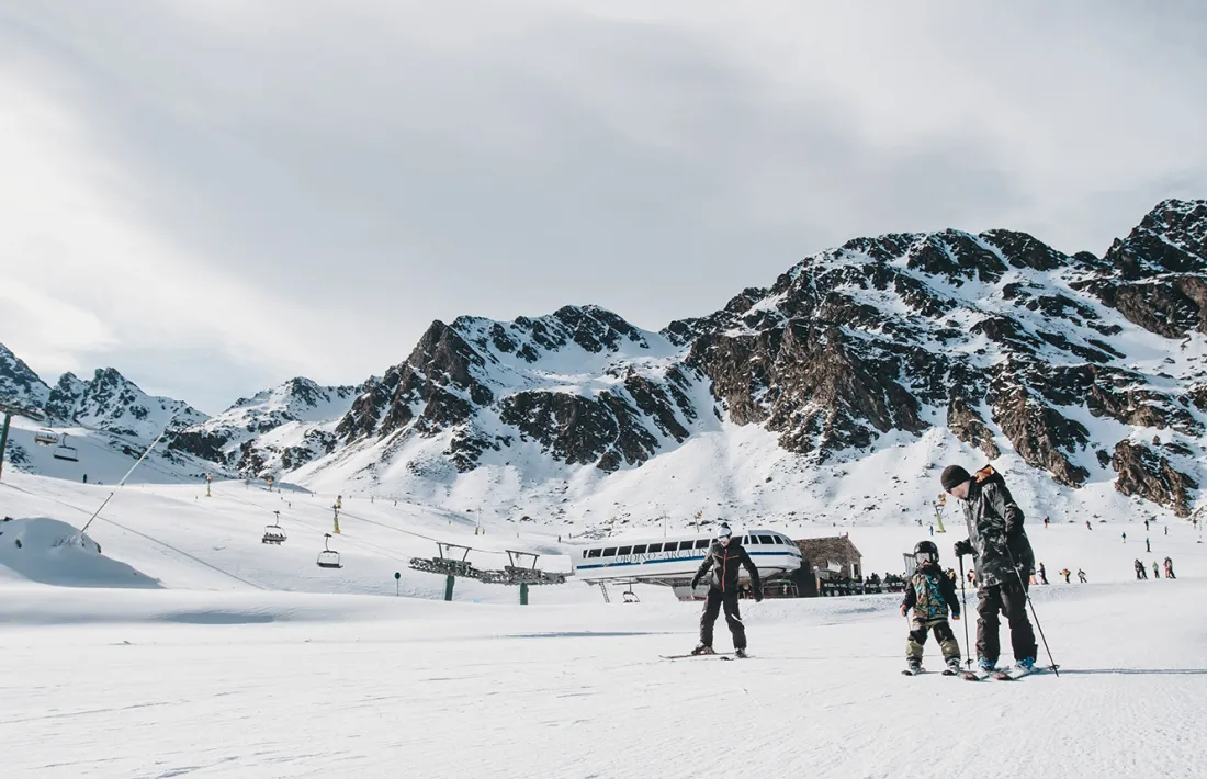 Esquiadors a Ordino Arcalís.