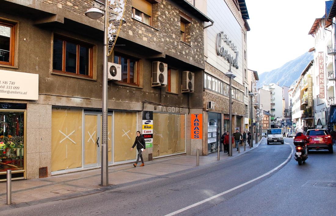 Hi ha una vintena de locals buits al centre històric, principalment al carrer Príncep Benlloch.