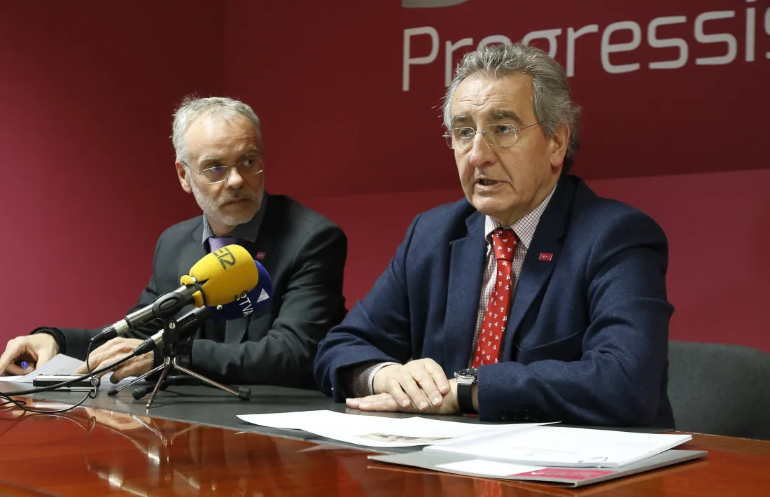 El cap de la llista nacional de Progressistes-SDP, Josep Roig, i el president de la formació, Jaume Bartumeu, ahir.