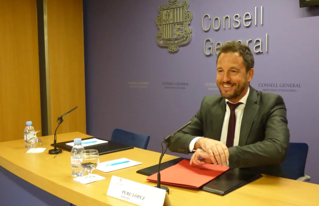 El conseller general del PS Pere López en la compareixença d’ahir.