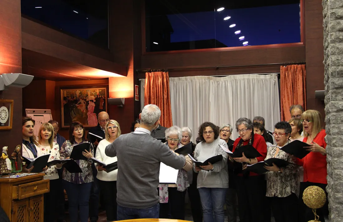 Un moment del concert de Nadal de la Coral Casamanya a la Casa Pairal d'Ordino.