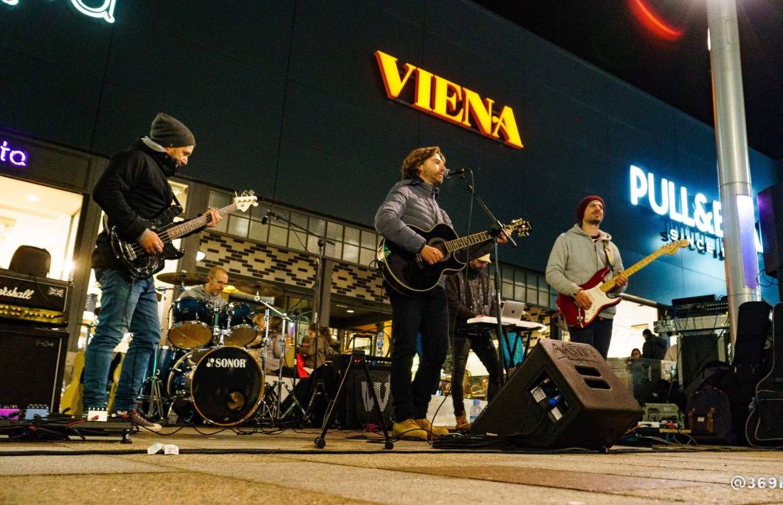 Sandrini, D’Annunzio, Blanco, Lepoix i Díaz, l’1 de novembre a Carlemany, en l’últim Shopping Festival: era el seu segon bolo amb públic.