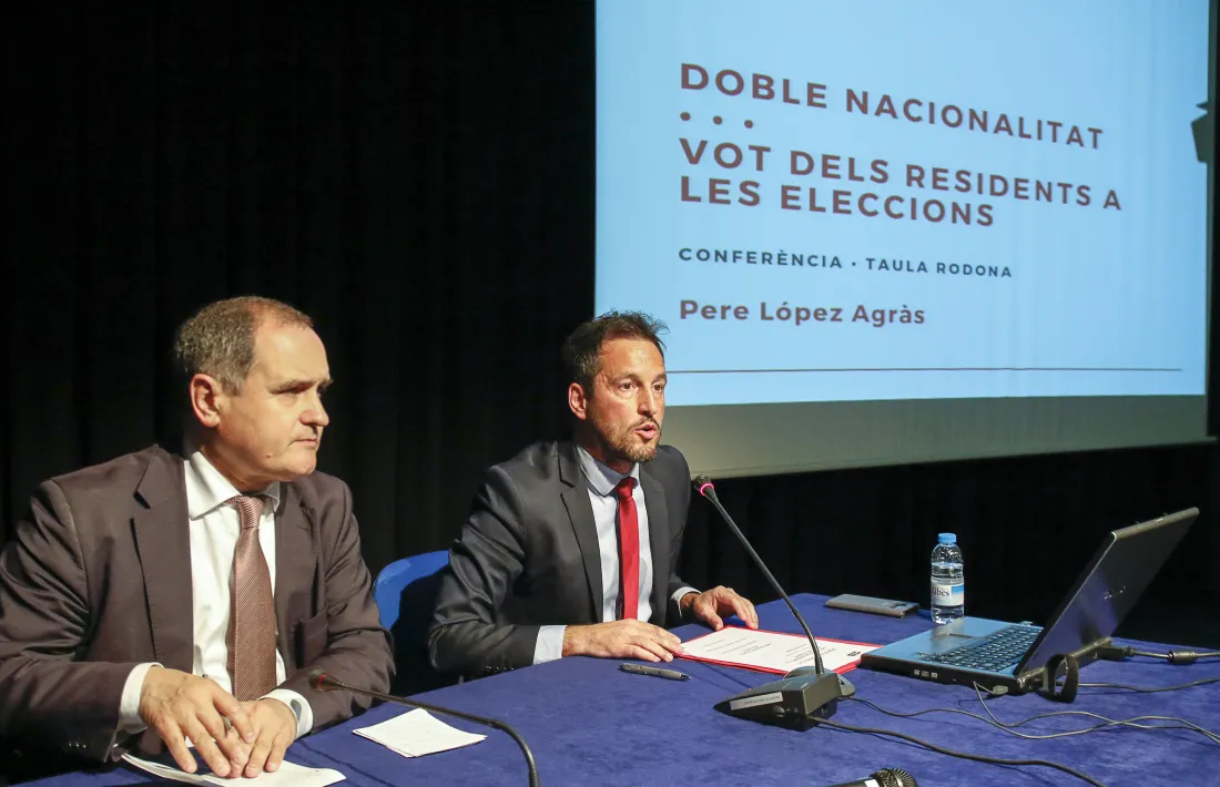 Paulo Pisco i Pere López en la taula rodona d’ahir.