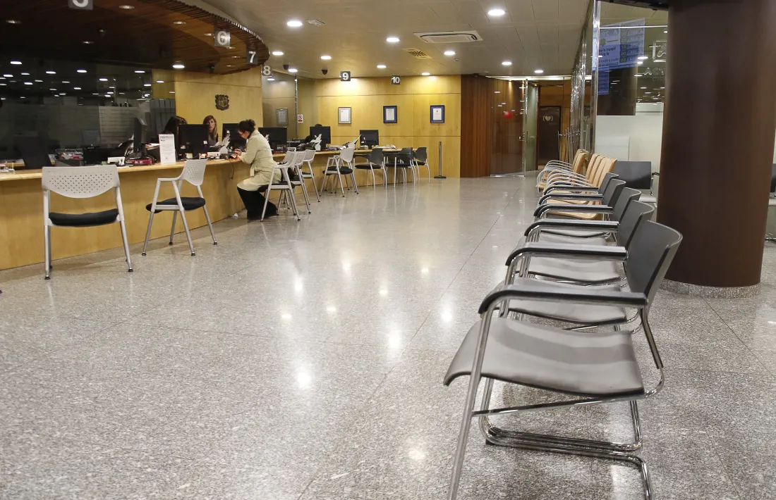 El servei de Tràmits a l’edifici administratiu del Govern.