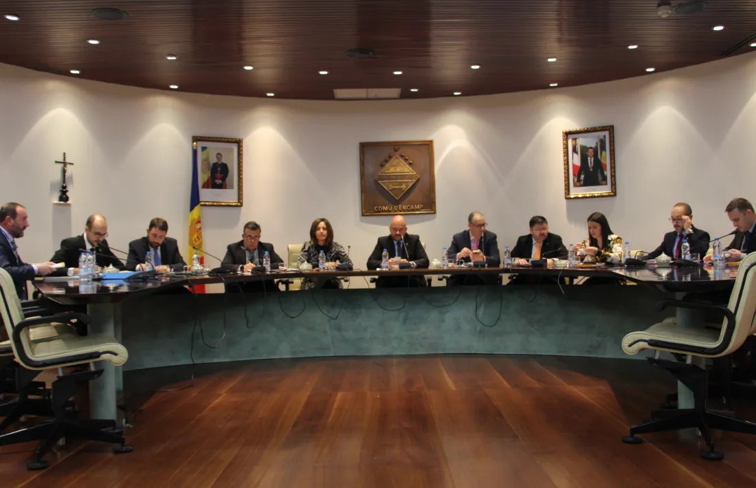 Un moment del consell de comú celebrat ahir a Encamp.