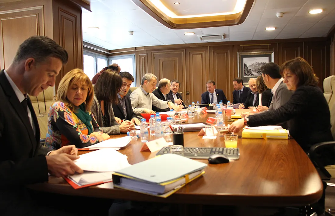 Els cònsols en finalitzar la reunió mensual i que ahir va tenir lloc a Sant Julià de Lòria.