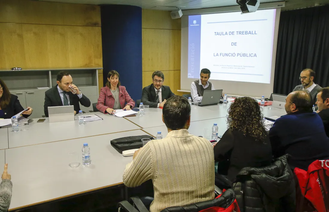 Una de les reunions mantingudes entre els sindicats de l’administració i el Govern.