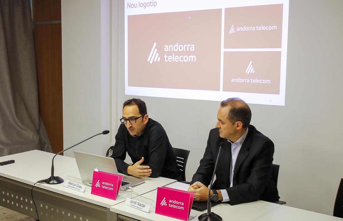 Hèctor Grau i Jordi Nadal van presentar l’evolució de la marca a la seu d’Andorra Telecom ahir al matí.