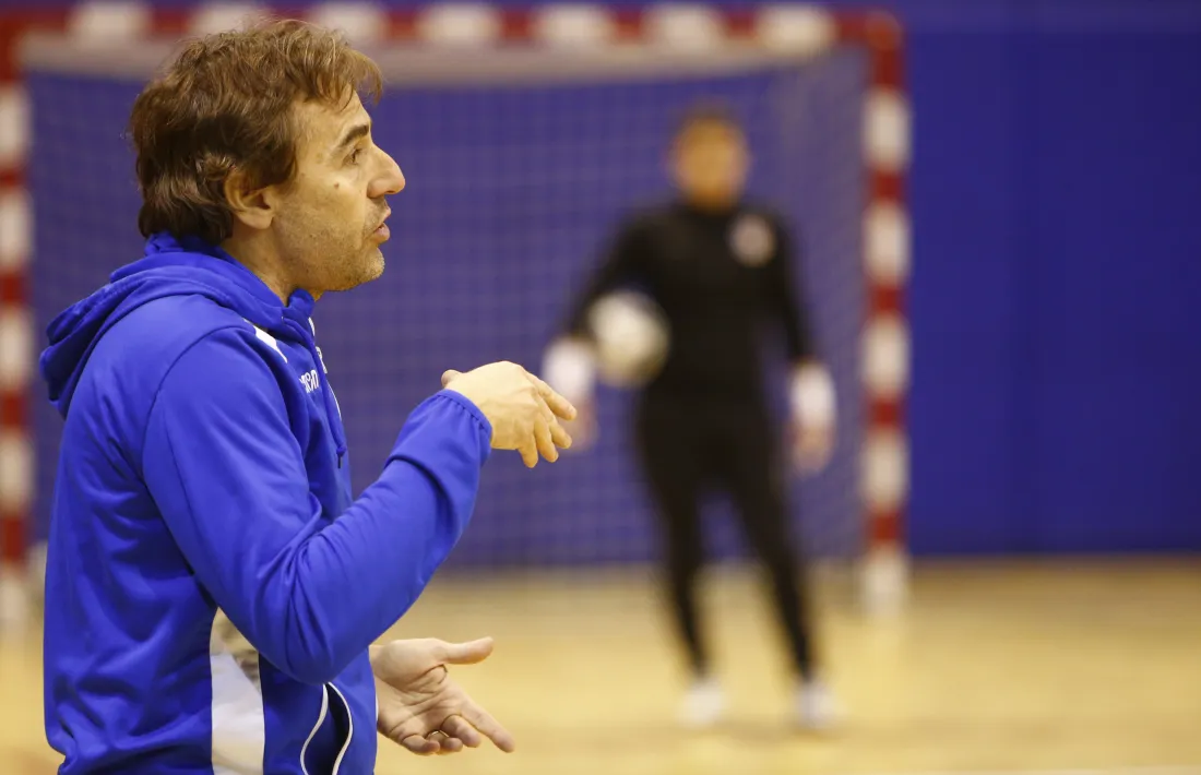 La selecció rep un dur correctiu de l’amfitrió