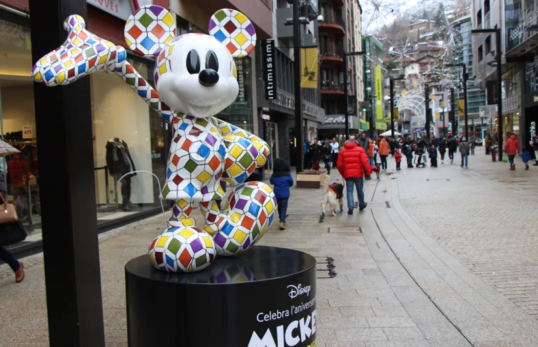 Mickey Mouse regna a The Shopping Mile