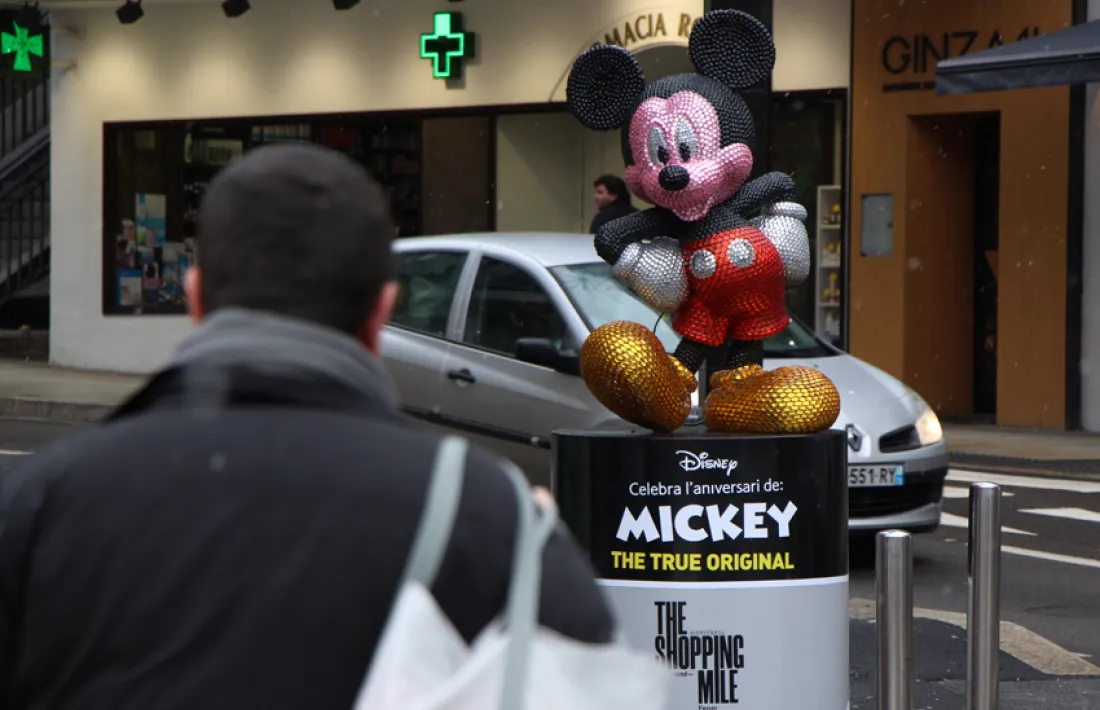 Mickey Mouse regna a The Shopping Mile