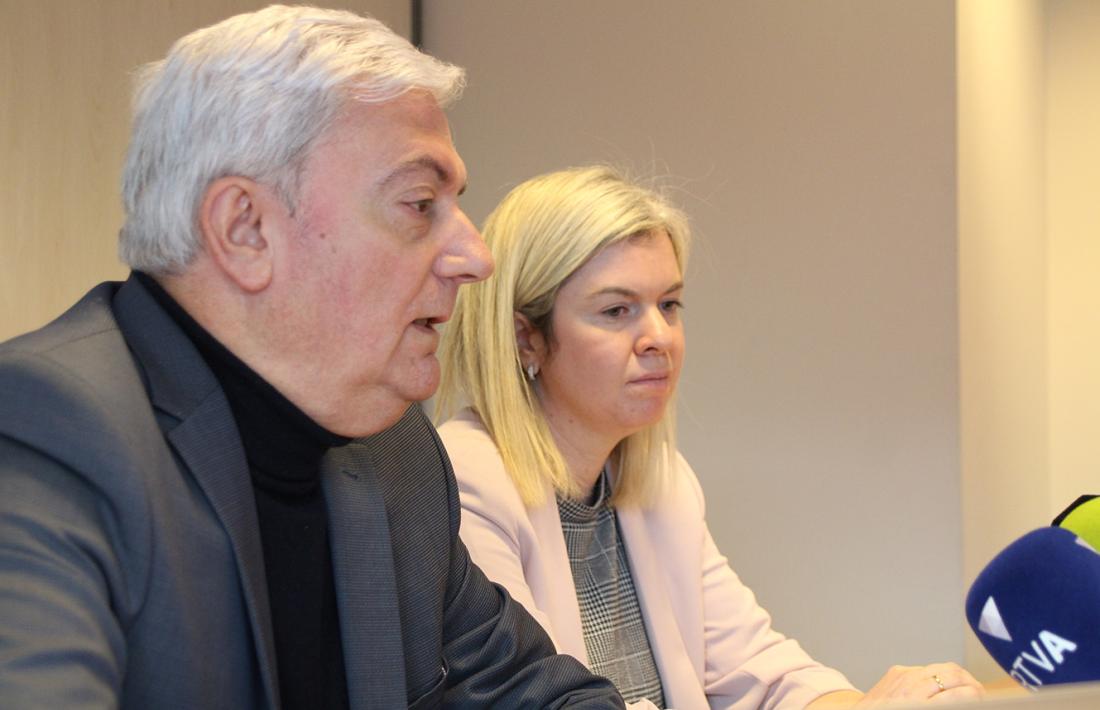 Gerard Cadena i Elena Redondo van presentar ahir el nou servei de consultes de la CEA.