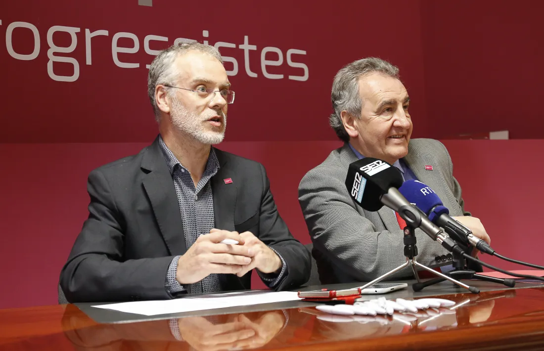 El cap de la llista nacional de Progressistes-SDP, Josep Roig, i el president del partit, Jaume Bartumeu, en una compareixença anterior.