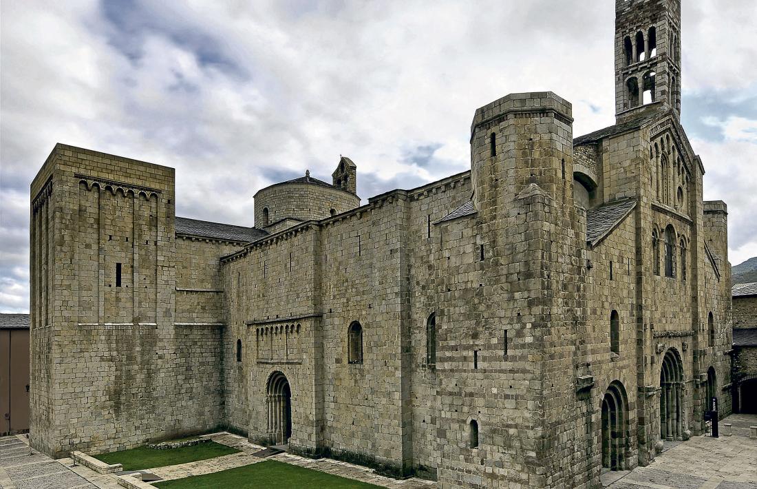 Casa de la Vall, el conjunt catedralici de la Seu i el castell de Foix són els tres eixos arquitectònics de la candidatura transnacional que liderarà Andorra: s’hi afegiran altres deu monuments del país, entre els quals Santa Coloma i el jaciment de la Margineda.
