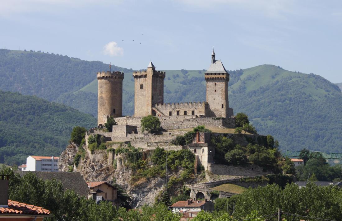 Casa de la Vall, el conjunt catedralici de la Seu i el castell de Foix són els tres eixos arquitectònics de la candidatura transnacional que liderarà Andorra: s’hi afegiran altres deu monuments del país, entre els quals Santa Coloma i el jaciment de la Margineda.