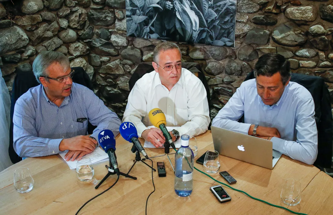 Integrants de Virtus Unita en la presentació del grup d’opinió.