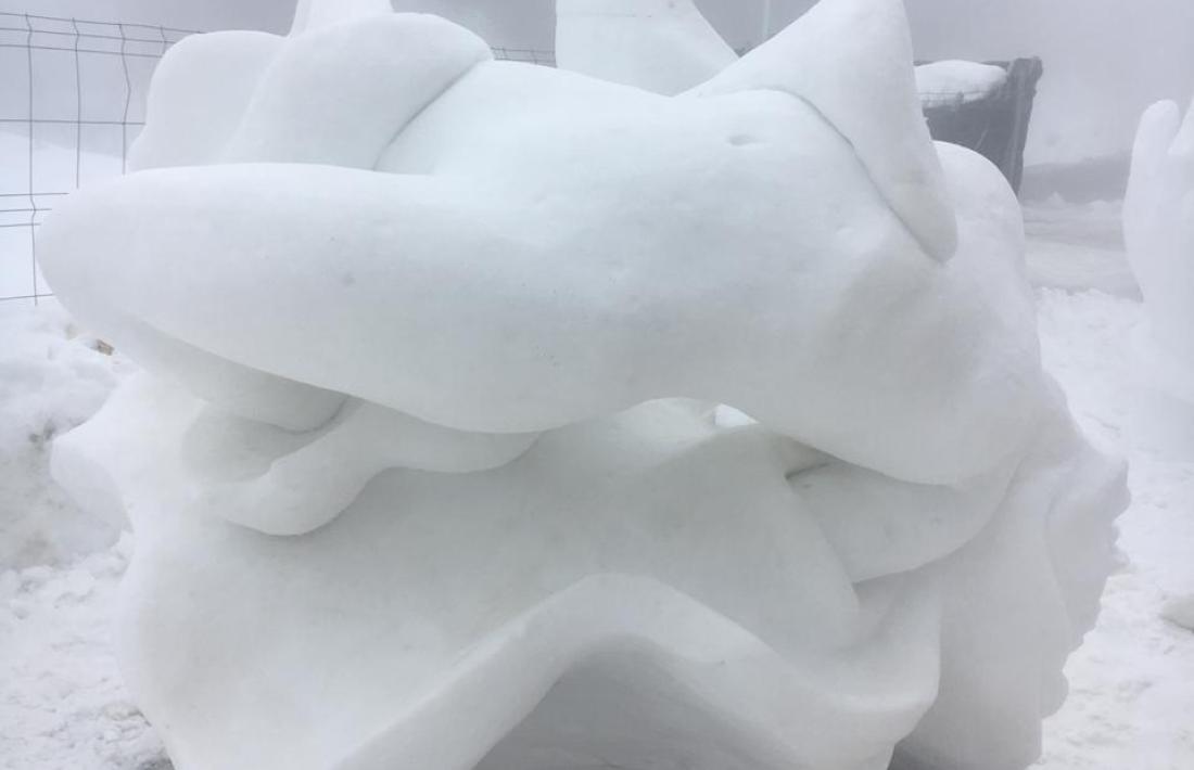Revers d''Híbrida', la monumental peça amb què Arnau Pérez Orobitg i Glòria Morató s'han endut el concurs d'escultures de neu.