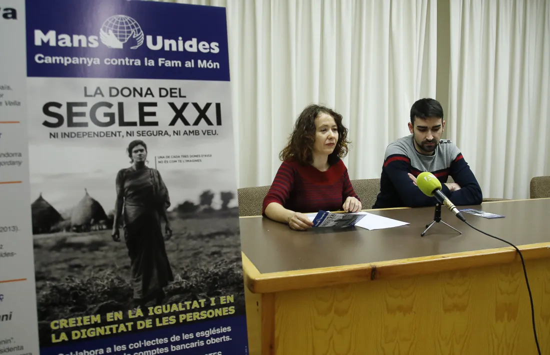 Meritxell Farrero i Guillem Tudó durant la presentació dels projectes i els actes de la campanya de Mans Unides, ahir a la tarda.