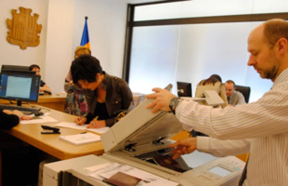 Ciutadans votant a la Batllia en uns comicis anteriors.