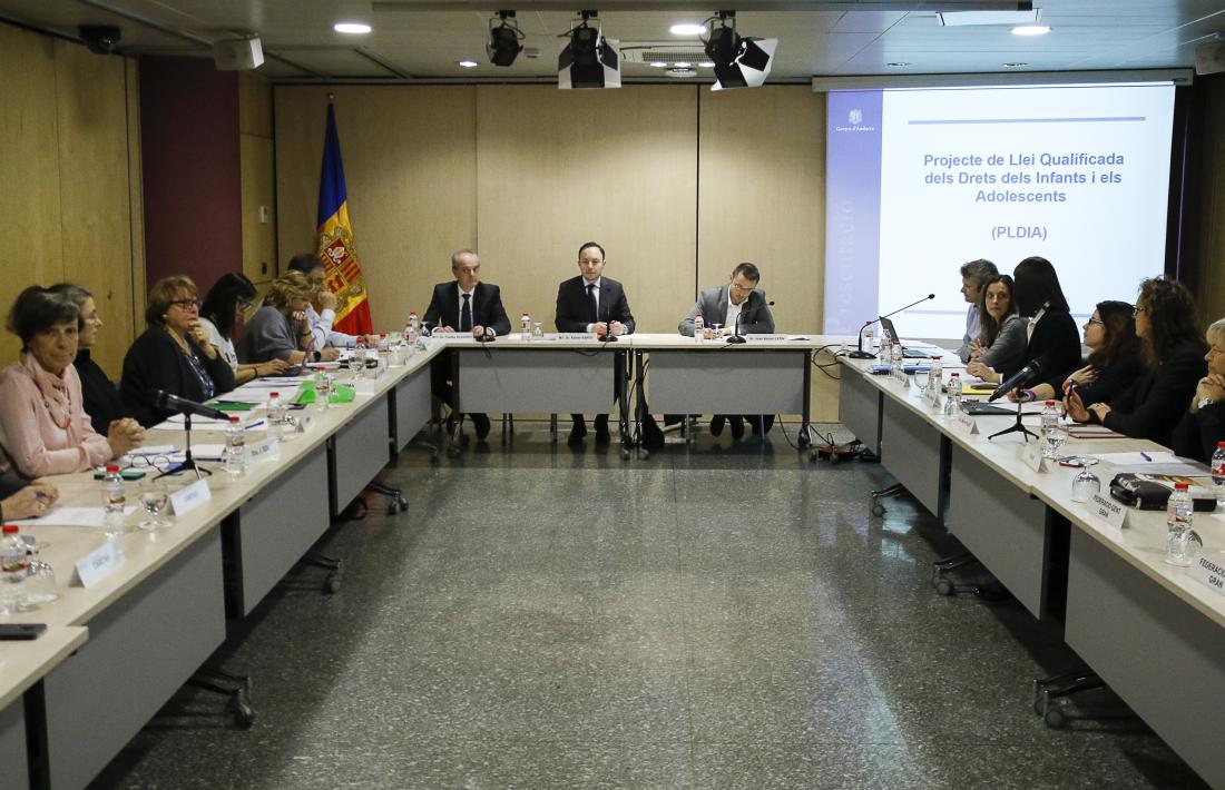 Un moment de la reunió de la Comissió de Participació de les Entitats Cíviques, ahir.