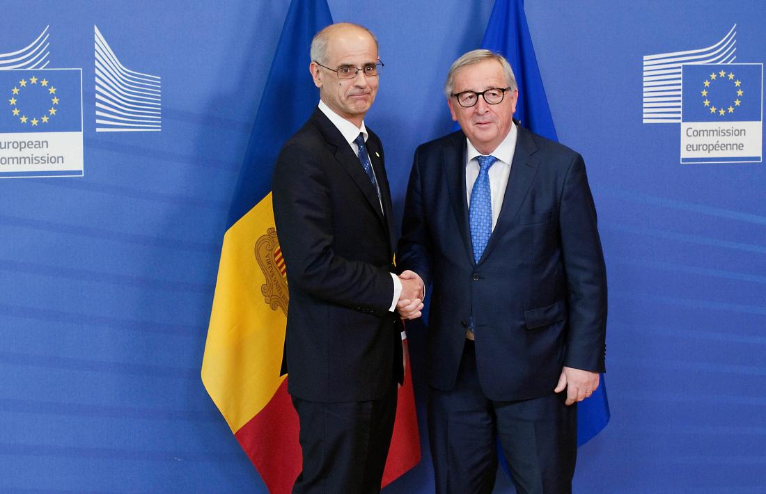 El cap de Govern, Antoni Martí, i el president de la Comissió Europea, Jean-Claude Juncker, ahir a Brussel·les.