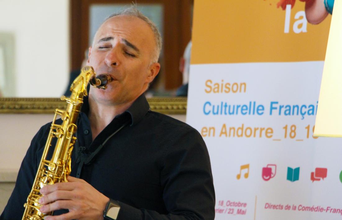 El director artístic del Sax Fest, Efrem Roca, va presentar ahir el concert de Les Désaxés