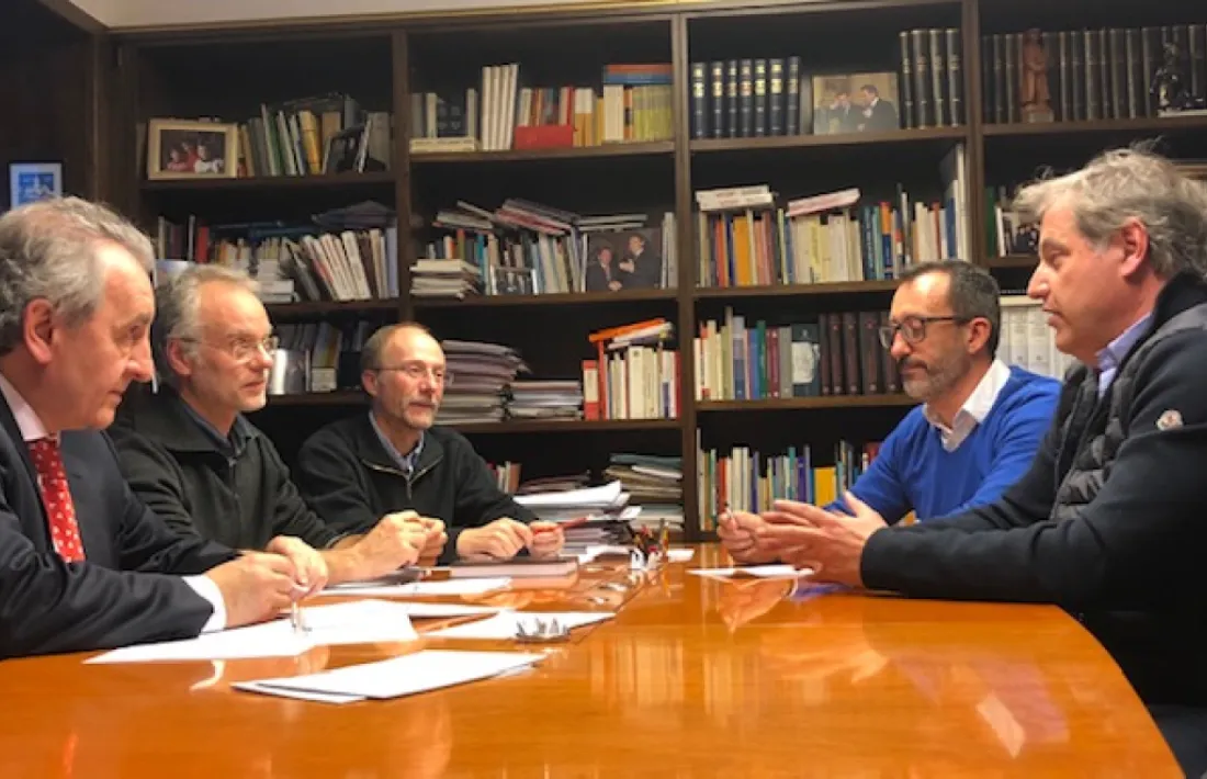 Un moment de la reunió entre els representants de Progressistes-SDP i l'Acoda.