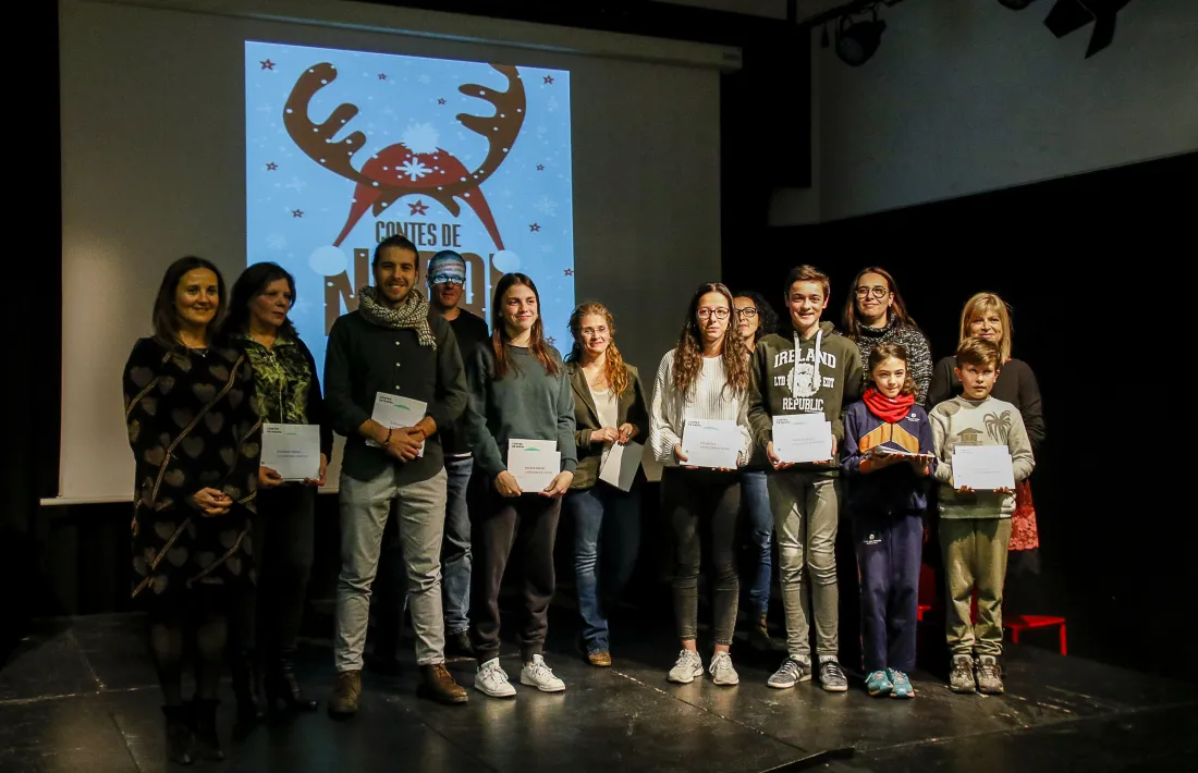 Foto de família dels guanyadors, aquest vespre a La Llacuna.