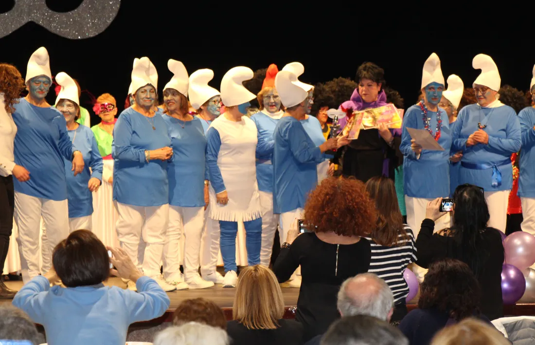Un dels grups ha participat en l'acte disfressats de barrufets, dibuixos animats del 1958