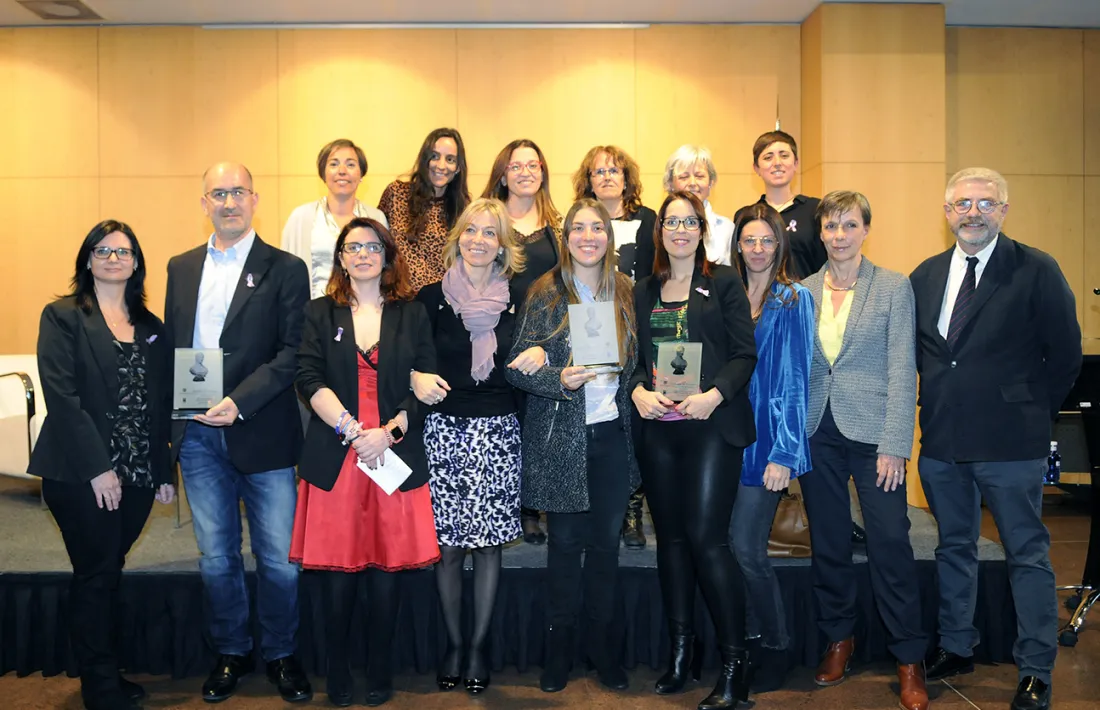 Els guardonats en una foto de família.