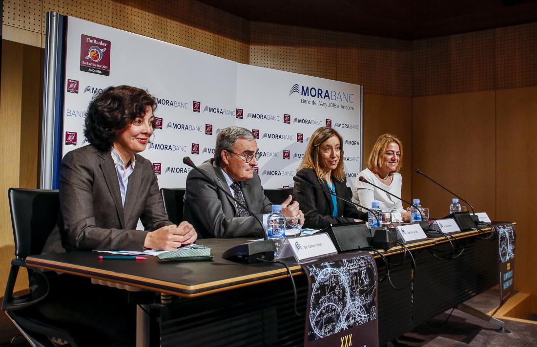 Mª Carmen Gómez, Àngel Ros, Mireia Maestre i Auxiliadora González van presentar ahir l’Olimpíada a la seu social de MoraBanc.