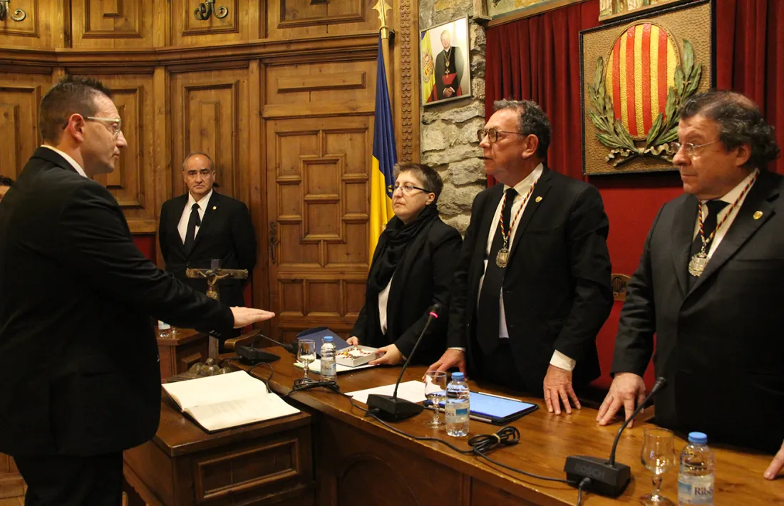 Josep Lluís Donsión jura com a conseller comunal de Sant Julià i es queda amb el departament de Cultura.