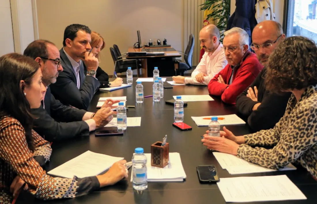 Un moment de la reunió entre el candidat liberal i els representants de la Cambra.