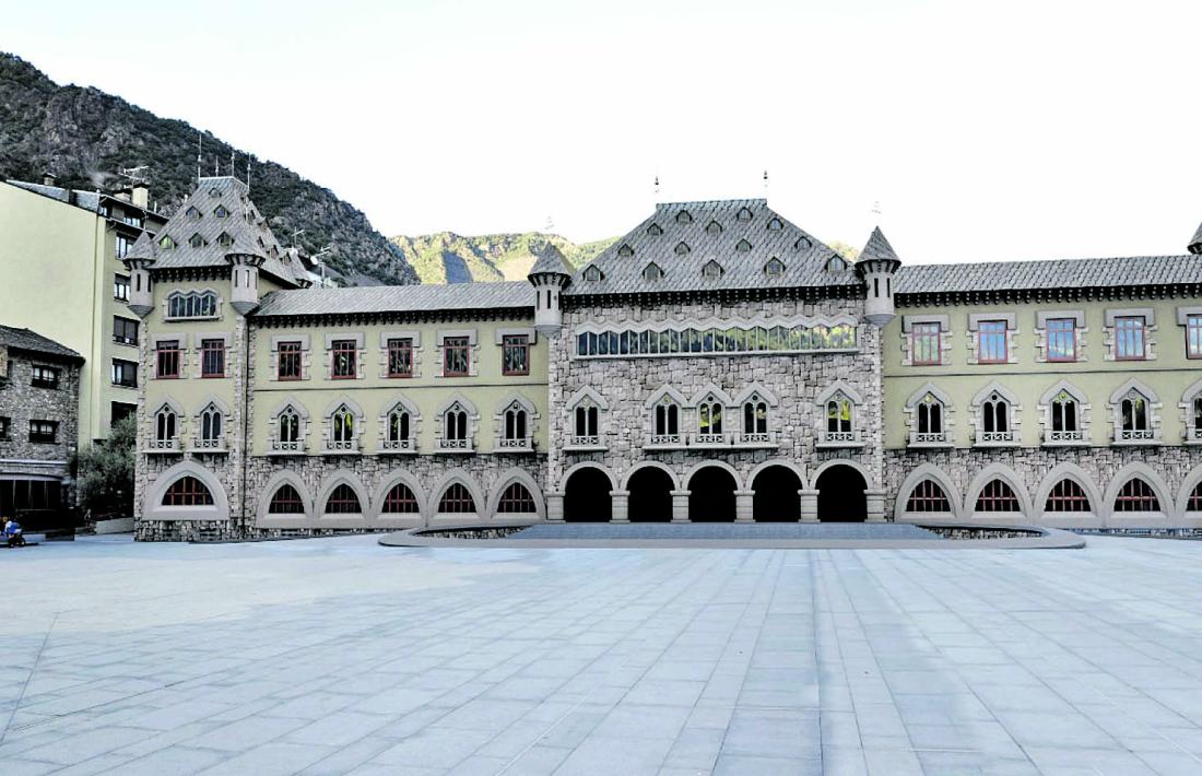 Fotomuntatge que ubica a l’actual plaça del Consell el projecte de Pla, que no consta on s’hauria erigit.