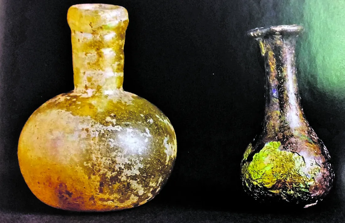 Ampolletes del VIII exhumades a Sant Vicenç d’Enclar; lipsanoteca de Sant Serni de Nagol, descoberta el 1976; canelobre del XIII conservat fins ara a Sant Iscle i Santa Victòria, i calze de peltre del segle X procedent de la necròpoli de Sant Joan de Caselles.
