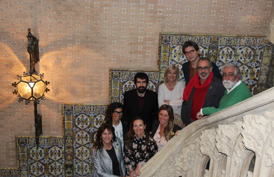 Els patrons de la Fundació Ramon Llull, amb la ministra Olga Gelabert i Montserrat Planelles, s'han reunit avui al Palau Baró de Quadras de Barcelona.