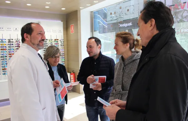 p._08_2_da_visitant_comercos_democrates