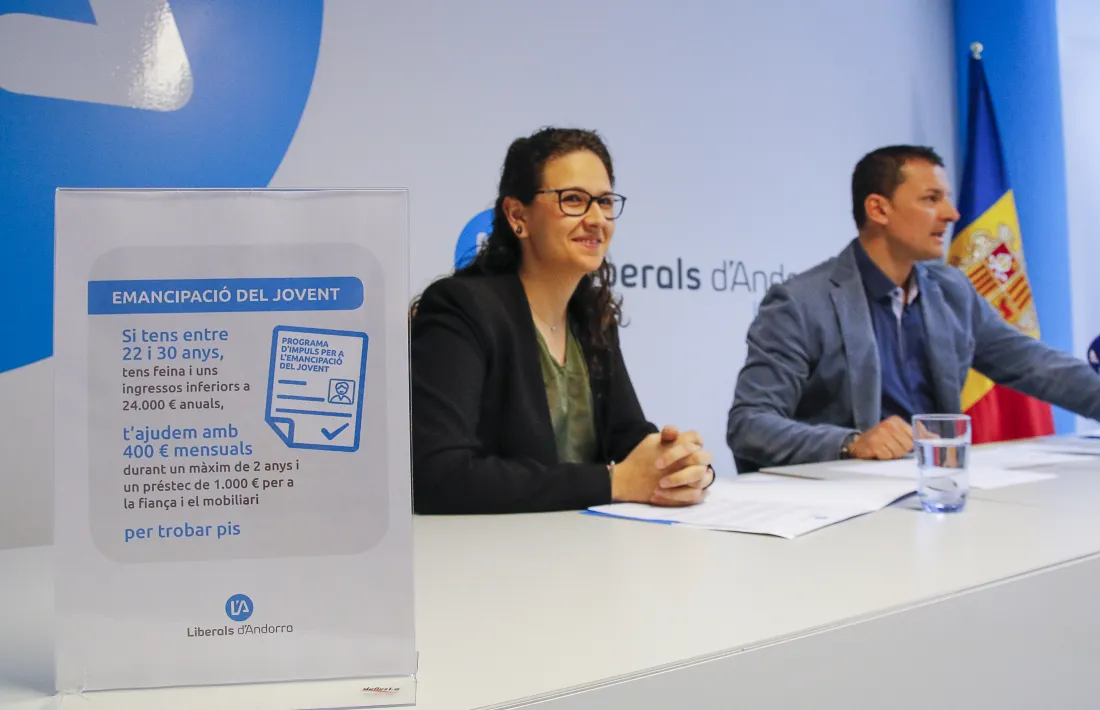 Jessica Gastó i Jordi Gallardo de Liberals d’Andorra, en la roda de premsa d’ahir. 