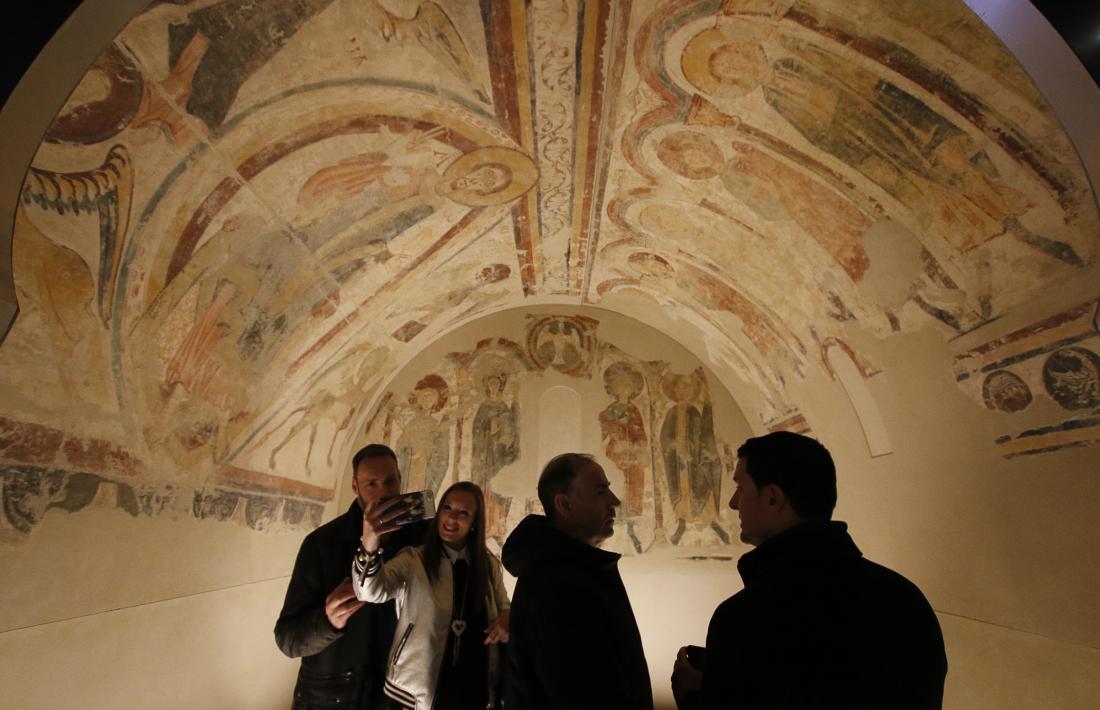 Els frescos són la peça estrella de l’Espai Columba, que incorpora també un videomural amb 18 pantalles i 20 metres quadrats.