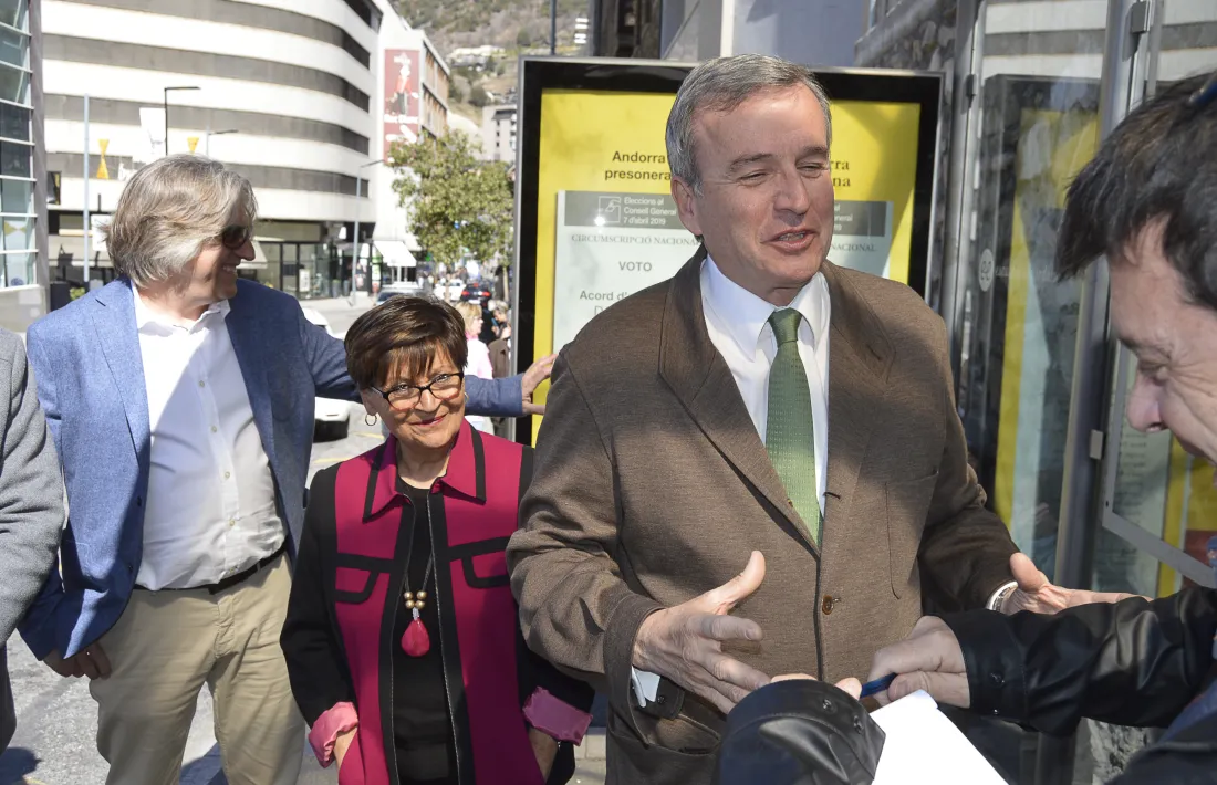 Eusebi Nomen, d’Andorra Sobirana, va triar el carrer de la Unió per iniciar la campanya.