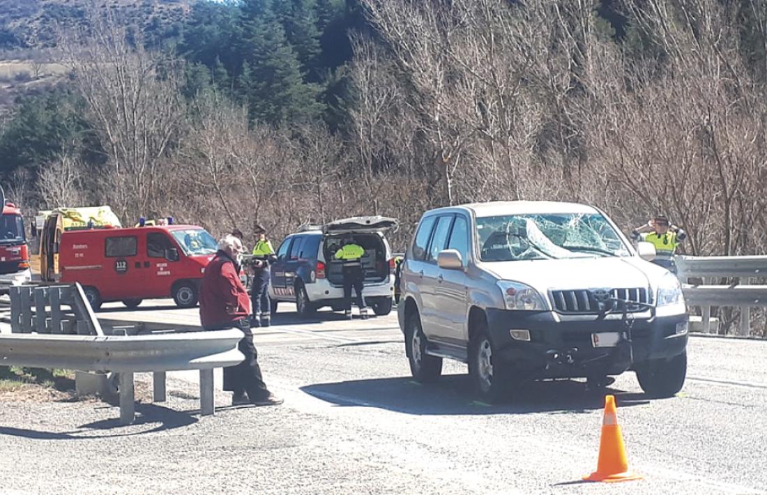 La col·lisió frontal es va donar en un punt de l’N-260 on hi ha doble línia contínua. 