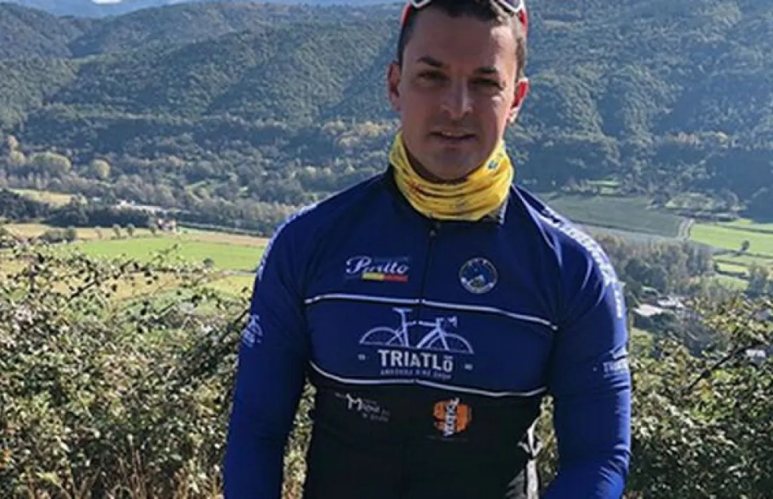 Jordi Gallardo durant una sortida amb bici de carretera.