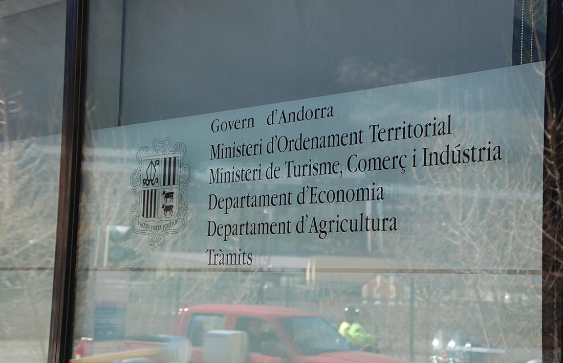 Entrada a l'edifici del Prat del Rull, seu del ministeri d'Economia, Competitivitat i Innovació.