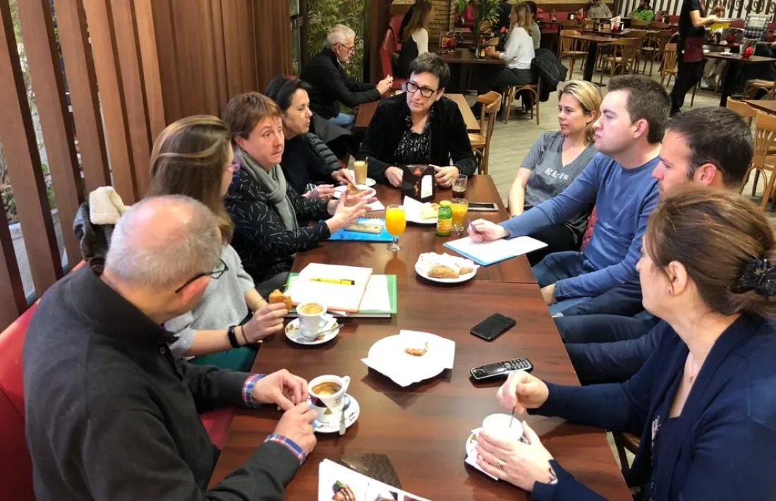 Els candidats de d’Acord es van reunir amb els comerciants ahir.